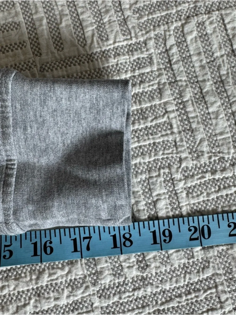 Helly Hansen Women’s Grey Crewneck Sweatshirt – Size Large - Picture 9 of 9